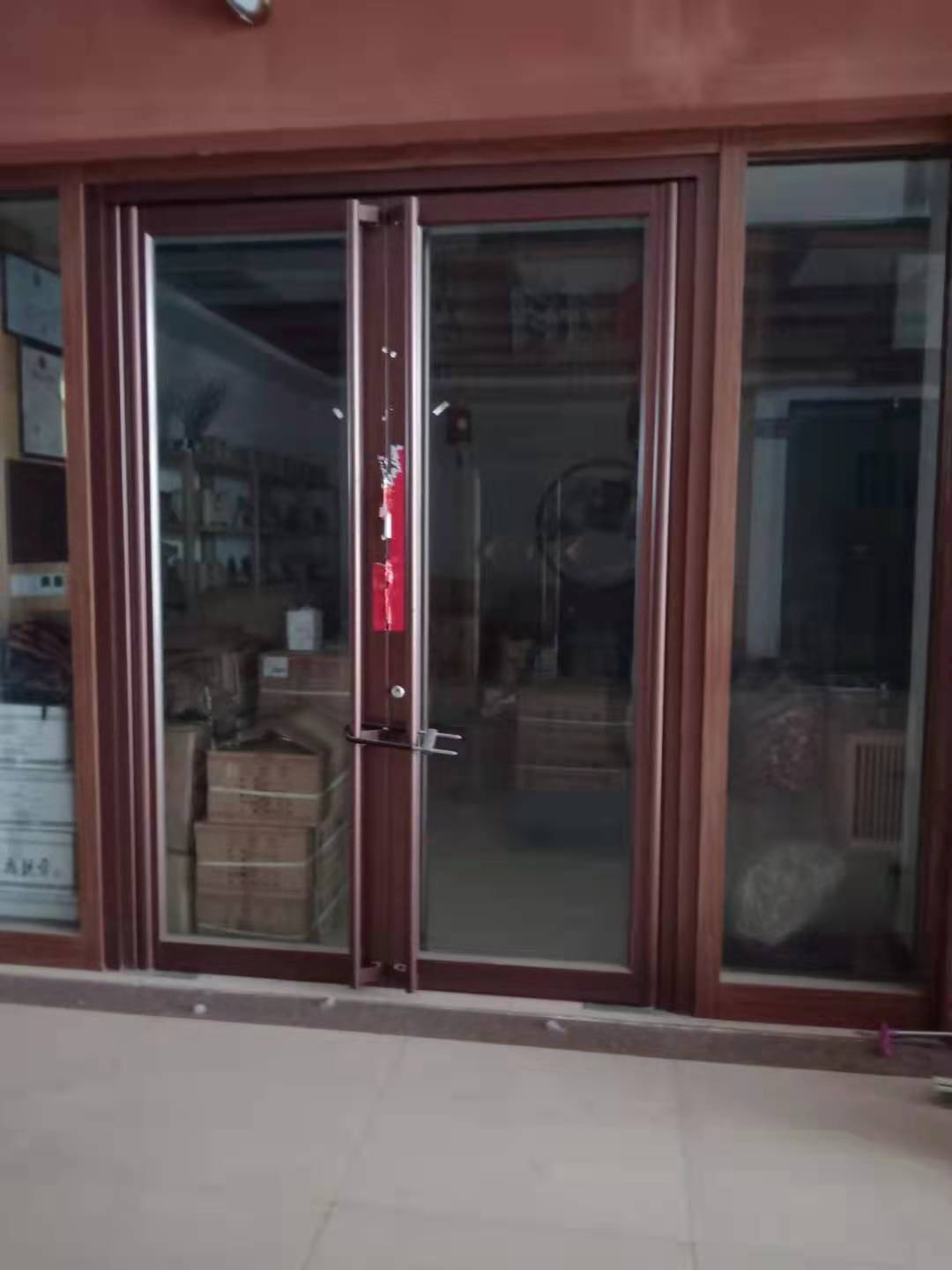 肯德基門(mén)配件選擇應(yīng)該注意什么?