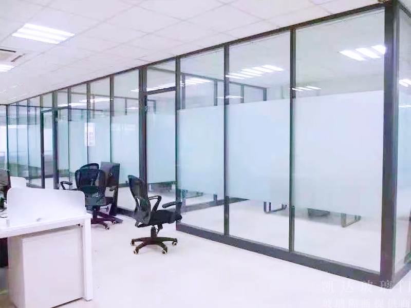 應(yīng)該怎樣選擇屏風(fēng)辦公隔斷?