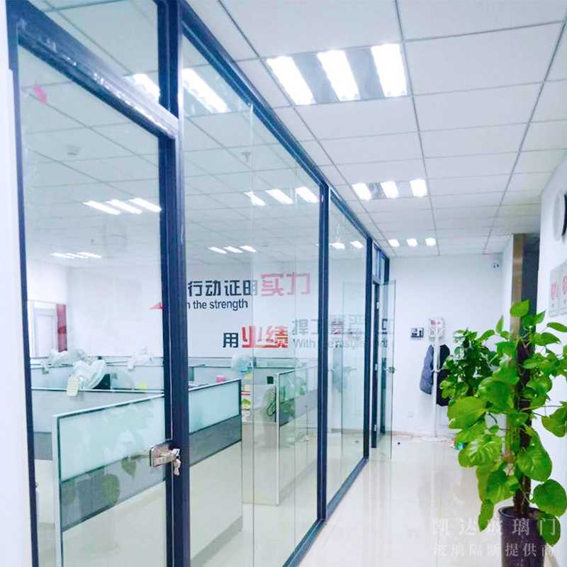 選擇濟南感應(yīng)門時應(yīng)注意什么事項?